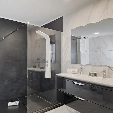 别墅 Karat Pyrite 阿德耶