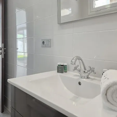 Karat Pyrite 别墅 阿德耶